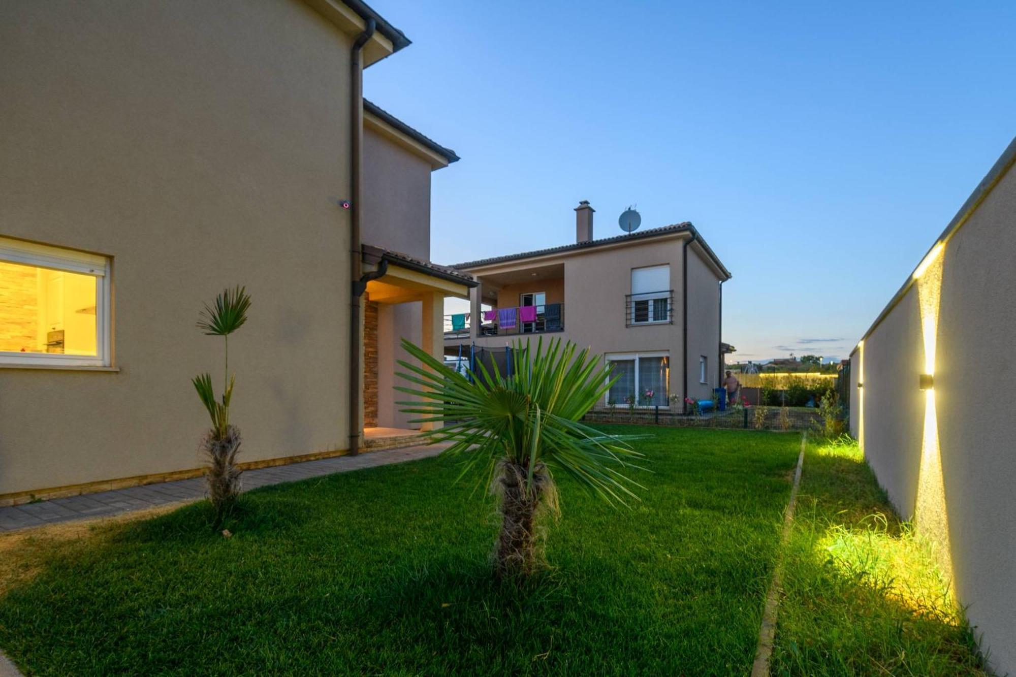 Villa Brionika Mit Pool Vodnjan Luaran gambar