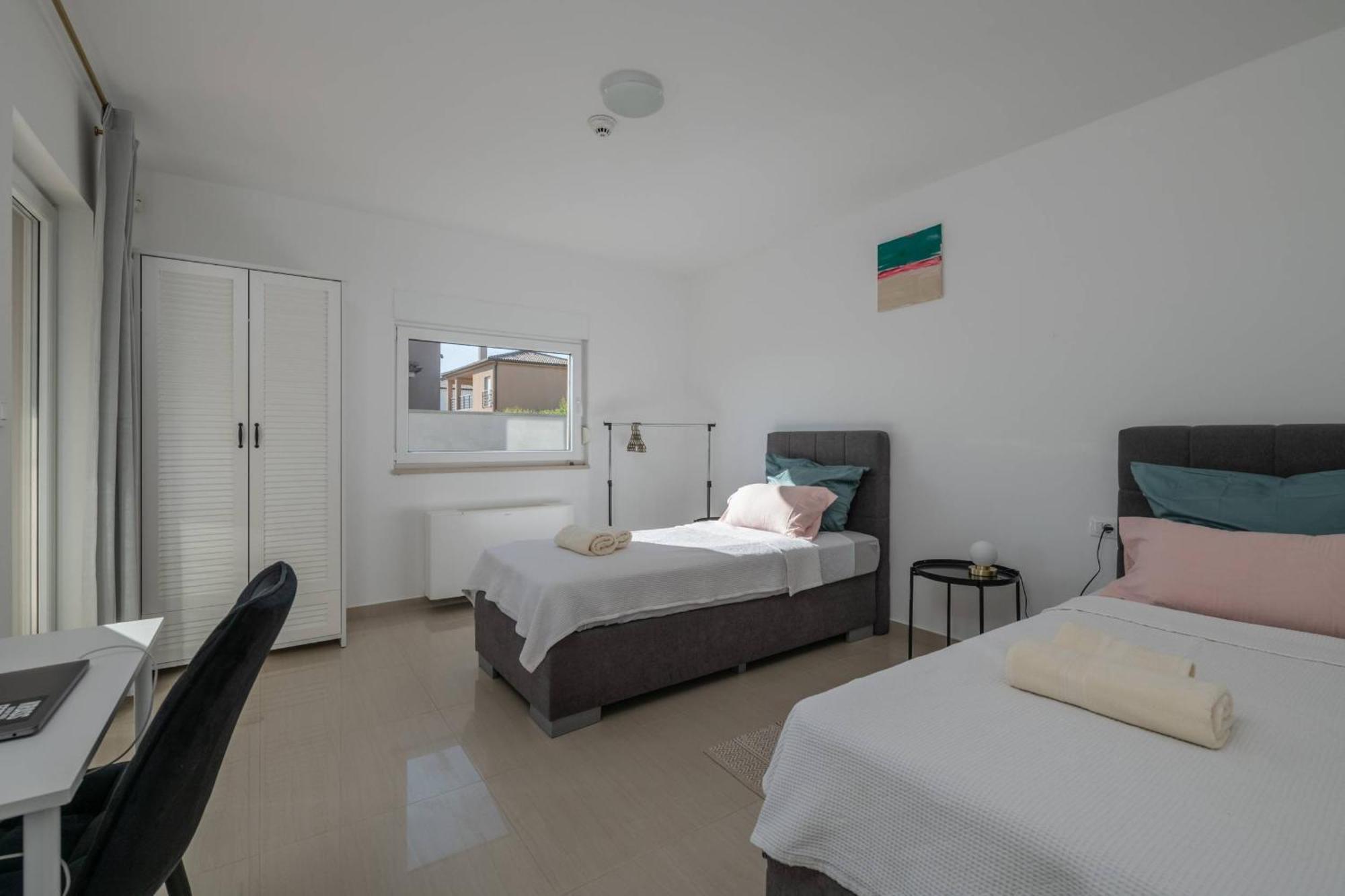 Villa Brionika Mit Pool Vodnjan Luaran gambar